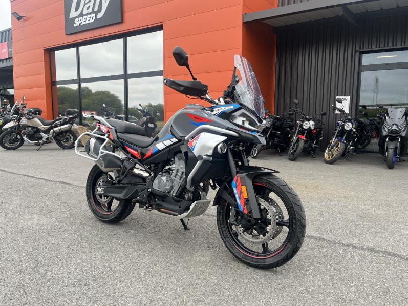 CF MOTO 800 MT