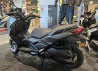 YAMAHA XMAX 300